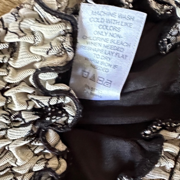 Maurices Black and White Floral Top with beaded neckline size small - Picture 6 of 6